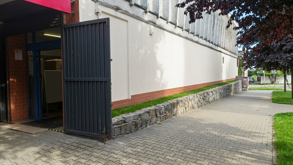 Lokal Sprzedaż Police 1